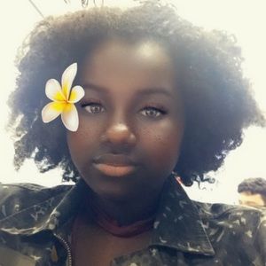 Meet your Posher, Laila